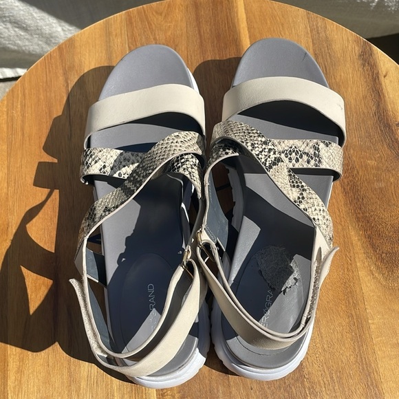 Cole Haan Zerogrand Criss Cross Gladiator Sandals, Roccia/Sandshell/White Size 9 - Picture 6 of 11